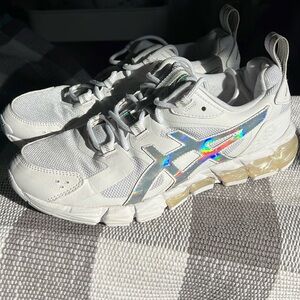 ASICS women’s 8.5 white